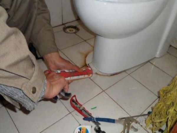 疏通弹簧手电钻（手电钻疏通器）